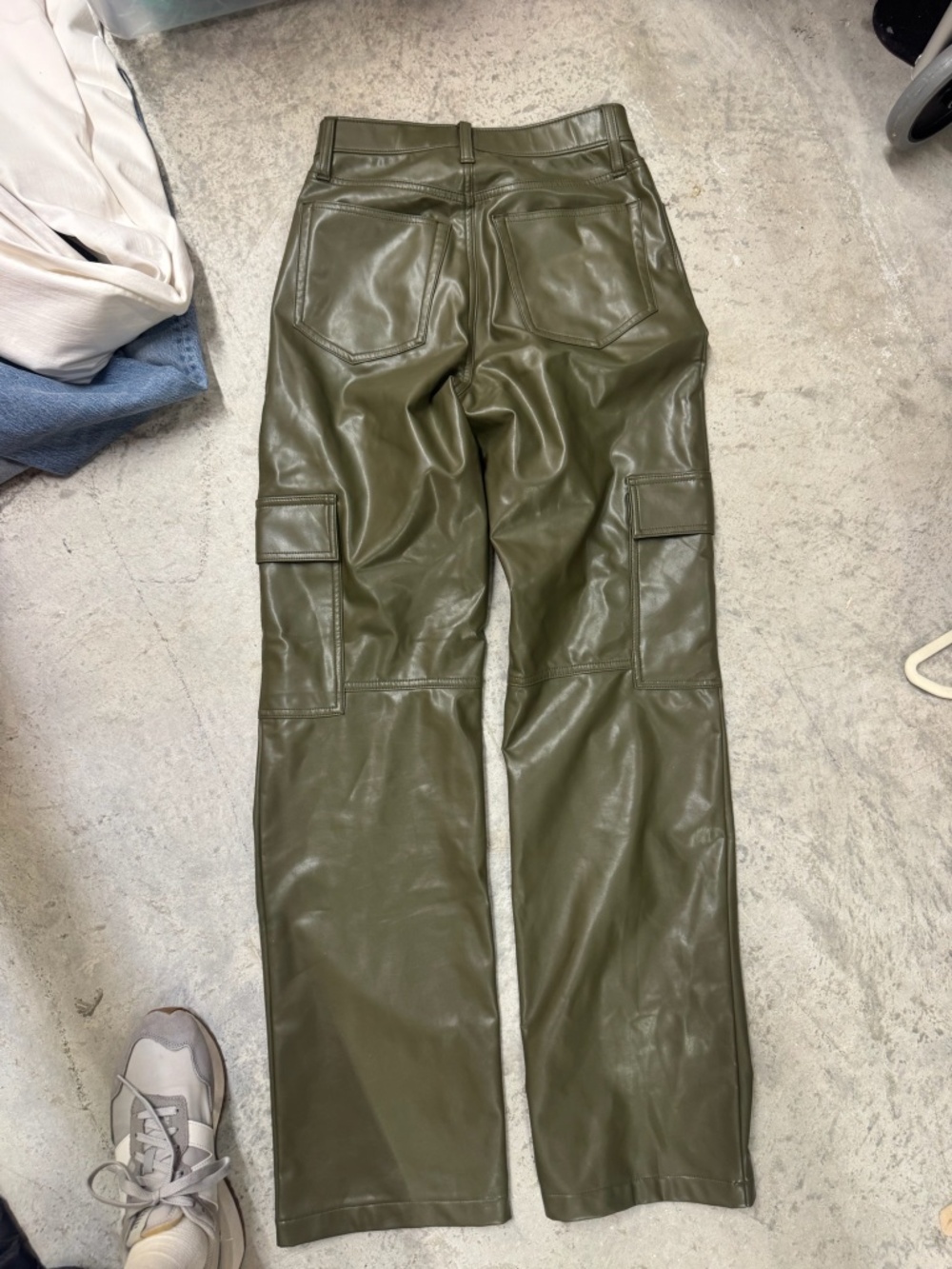 Abercrombie & Fitch Size 2 - Olive Green Leather Cargo Straight Leg Pants - Picture 3 of 3